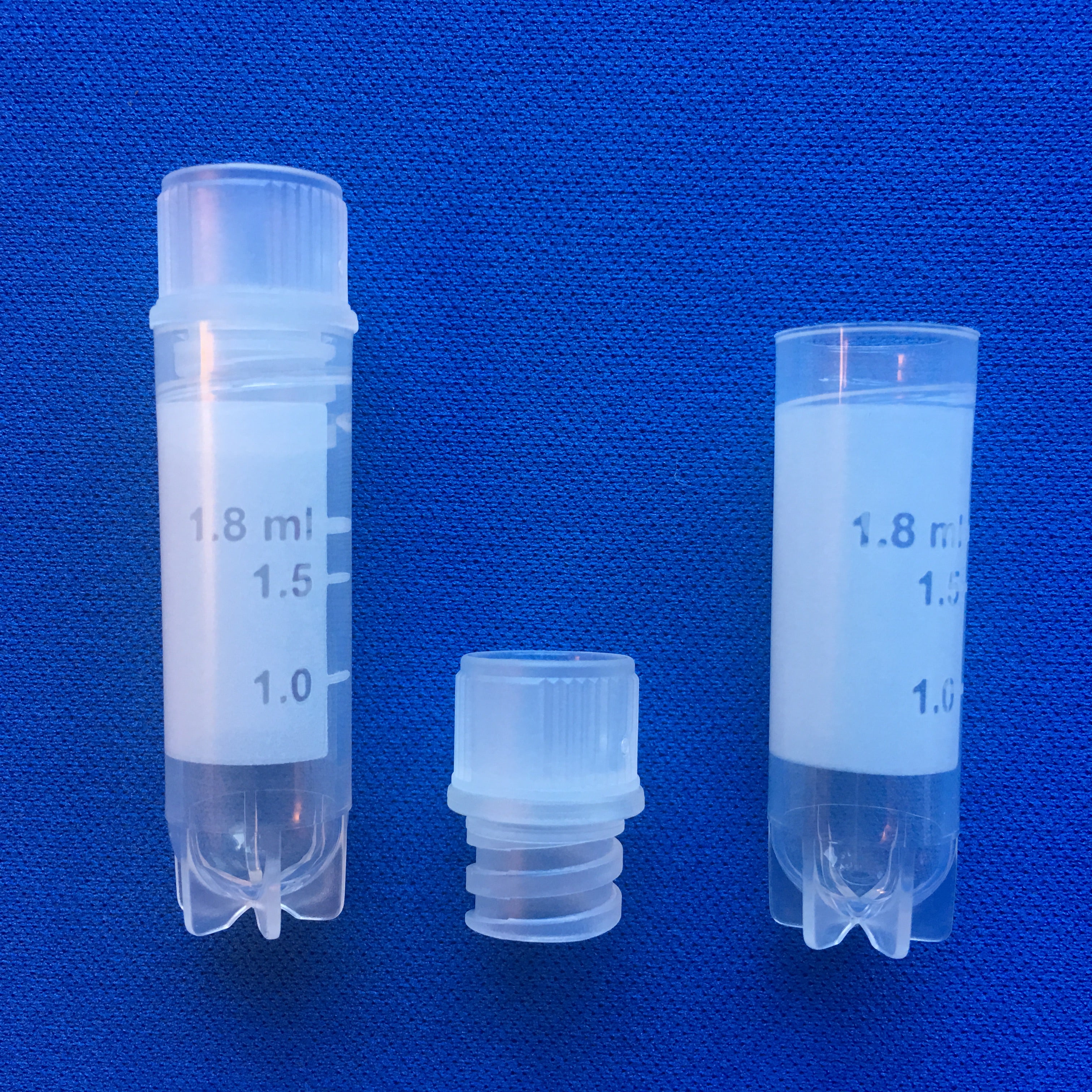 Thermo 1.8ml cryotube, internal thread, starfoot (450)